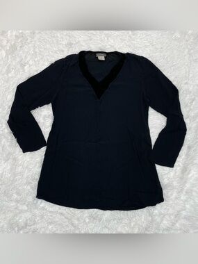 Ghost Made In England Womens Size M Medium Black V-Neck Blouse Rayon Silk Shirt